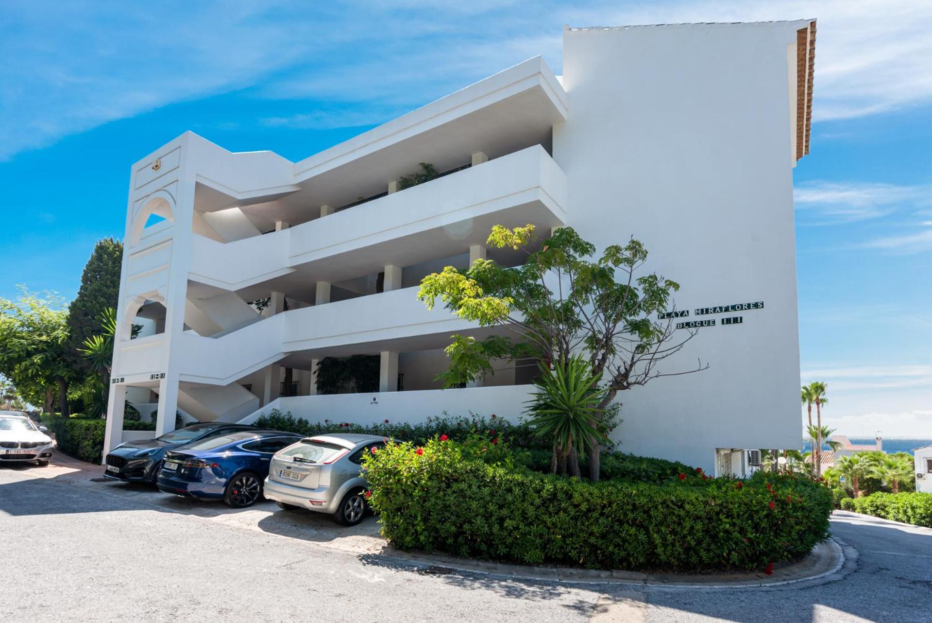 Miraflores Apartments By The Beach Costa Del Sol Sitio de Calahonda Exteriör bild